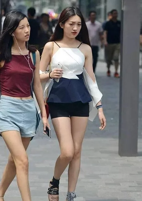 《售楼小姐》动漫在线观看 《售楼小姐》动漫在线观看